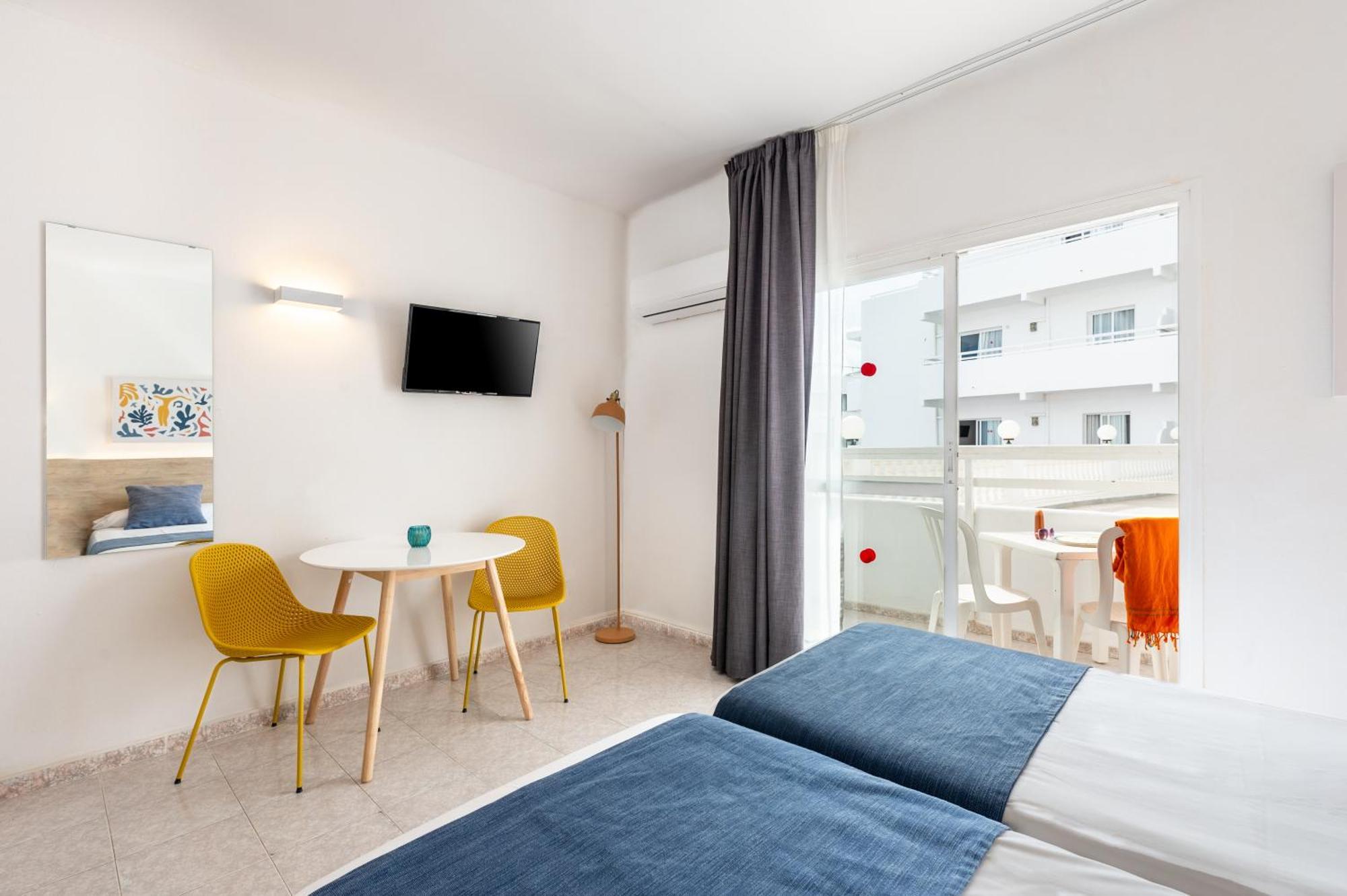 Hotel Apartamentos Vibra Lux Mar Ibiza stad Exteriör bild